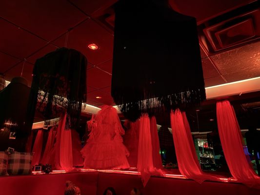 Hidden Bar at Noelle by null