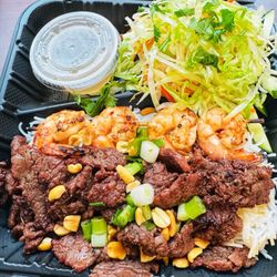 Four Sisters Grill - N3. Bun Bo Nuong Xa (Vermicelli with Grilled Lemongrass Beef & Shrimp)