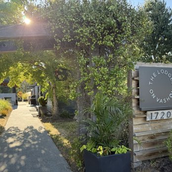 Lodges on Vashon - Vacation Rentals Near Me - Vashon, Washington