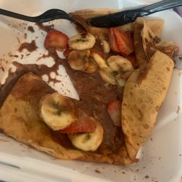 I ordered the classic crepe, IT  NO NUTELLA IT DIDNT EVEN HAVE WHIPPED CREAM. The bananas tasted bruised and old