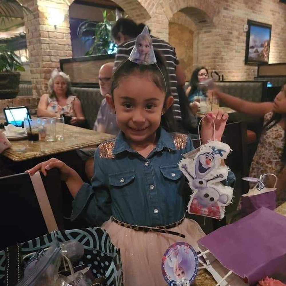 Cheddar's Scratch Kitchen - Birthday party for Jasmine at Cheddars - American Near Me - Webster, Texas