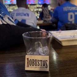 Robusto's Cigar Bar and Bistro