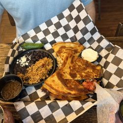Mexican Mariachi Grill y Tequila Bar - Quesabirria