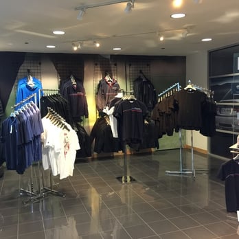 BMW Concord - Looks like Nordstrom's in here!  Love it - Auto Repair Near Me - Concord, California