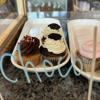 Dulce Vegan Bakery and Cafe - Vegan cupcakes! - Vegan Near Me - Atlanta, Georgia