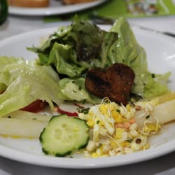 Restaurant Gasthof Linden - Buhlsbacher Spargel in mildem Balsamdressing mit frischem Blattsalat