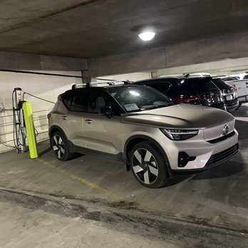 The Lincoln Marriott Cornhusker Hotel - Paid hotel parking with EV charging available - Hotels Near Me - Lincoln, Nebraska The Lincoln Marriott Cornhusker Hotel - Paid hotel parking with EV charging available - Hotels Near Me - Lincoln, Nebraska