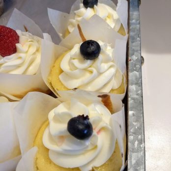 Sweet Tweets Bakery - Coffee & Tea Near Me - Eagle Pass, Texas
