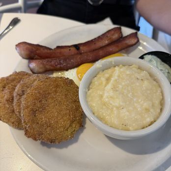 Briarpatch Restaurant - Southern Breakfast - American Near Me - Winter Park, Florida Briarpatch Restaurant - Southern Breakfast - American Near Me - Winter Park, Florida