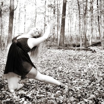 Heather Heffley Photography - beautiful ballerina out in the woods... - Photographers Near Me Heather Heffley Photography - beautiful ballerina out in the woods... - Photographers Near Me
