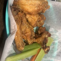 Tipsy Tuna - Chicken wings