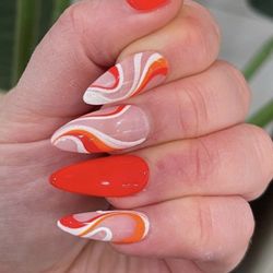 Q Nails & Spa