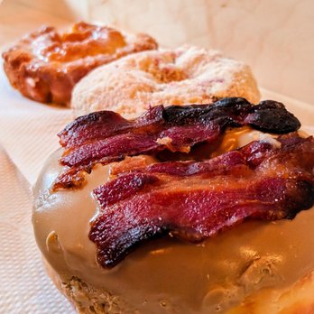 Do-Rite Donuts & Chicken - Maple bacon donut - Donuts Near Me - Chicago, Illinois Do-Rite Donuts & Chicken - Maple bacon donut - Donuts Near Me - Chicago, Illinois