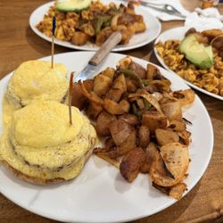 Joanna's Cafe - Eggs Benadict