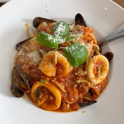 Restaurant Corneli Montréal by null