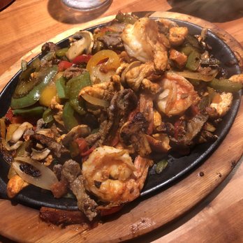 La Barca Restaurantes - Mixed fajitas ... hearty portion and sizzling plate - Mexican Near Me - Downey, California La Barca Restaurantes - Mixed fajitas ... hearty portion and sizzling plate - Mexican Near Me - Downey, California