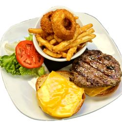 GOURMET & DELUXE BURGERS
WITH FRENCH FRIES & ONION RINGS