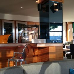 La Voile - Cozy seats and calm atmosphere at La Voile on a summer evening in Geneva