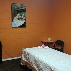 Chinese Massage - Full body and combo massage room
