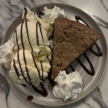 Lulu's Chocolate Bar - chocolate chip cookie with ice cream - Desserts Near Me - Savannah, Georgia Lulu's Chocolate Bar - chocolate chip cookie with ice cream - Desserts Near Me - Savannah, Georgia