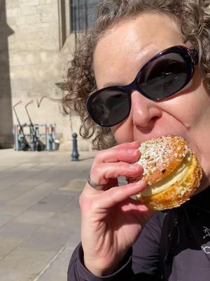 Maison Violette | Place des Corps Saints by null