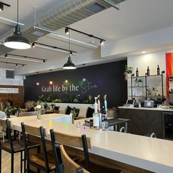 Cork & Stem - Inside bar