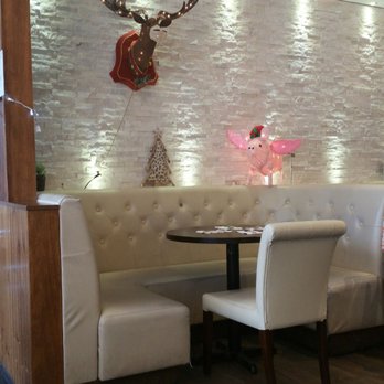 Mango Mango Dessert - Cute seating area - Desserts Near Me - Flushing, New York