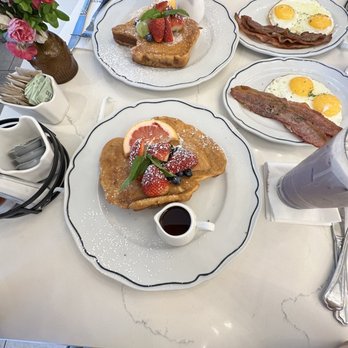Sweet Maple - Deep Fried waffle w/ Bacon and Over Easy eggs - Breakfast & Brunch Near Me - Cupertino, California Sweet Maple - Deep Fried waffle w/ Bacon and Over Easy eggs - Breakfast & Brunch Near Me - Cupertino, California