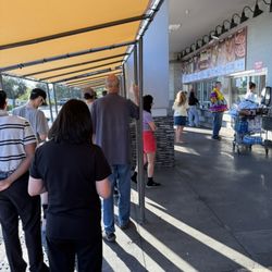 Line for food court