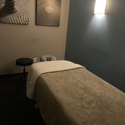 Hand & Stone Massage and Facial Spa