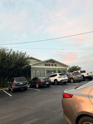 Pit Stop Bar-B-Q by null