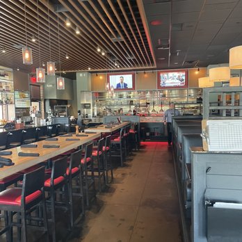 Marlow's Tavern - Bar area - New American Near Me - Oviedo, Florida