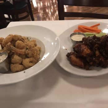 Churchill's - Shipyard & wings - American Near Me - Rockville Centre, New York