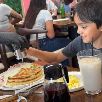 Madres Brunch - Wilma pancake is a must for kids and adults - Breakfast & Brunch Near Me - Whittier, California