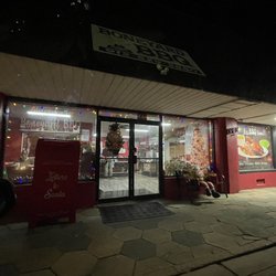 Amazing food, super friendly staff, and a super cute atmosphere.