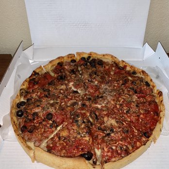 Lou Malnati's Pizzeria - Deep Dish - Sausage, Mushroom, Olive, Garlic, Butter Crust - Pizza Near Me - Schaumburg, Illinois