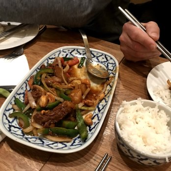 Glur - Tofu Cashew Nut Stir-fry - Thai Near Me - New York, New York Glur - Tofu Cashew Nut Stir-fry - Thai Near Me - New York, New York