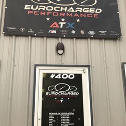 Sign out front of their Round Rock shop.