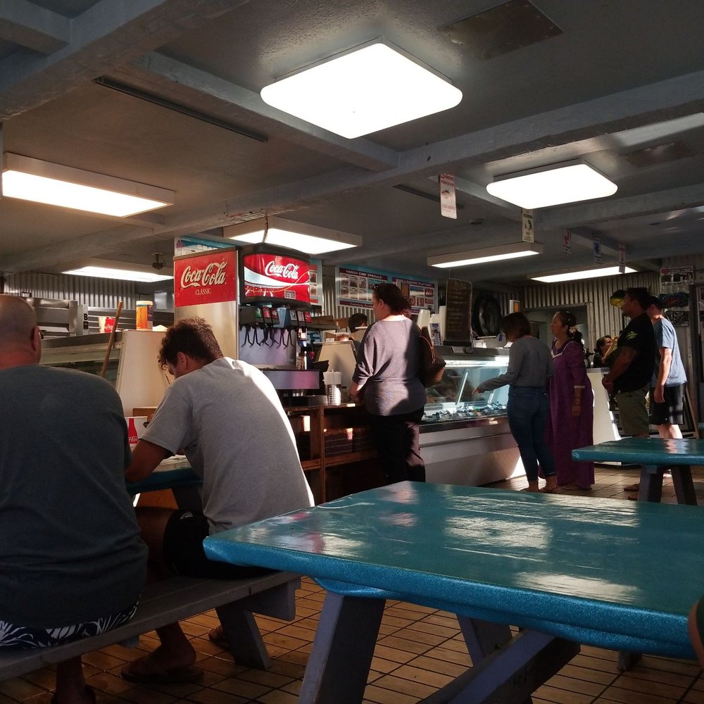 Fresh Catch - Inside Fresh Catch - Hawaiian Near Me - Honolulu, Hawaii