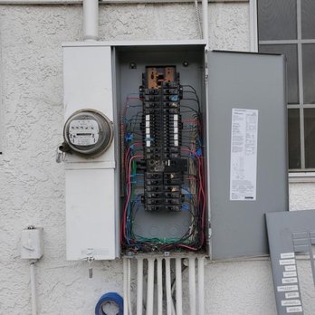 Moca Electric - Electricians Near Me - Lonh Beach, California Moca Electric - Electricians Near Me - Lonh Beach, California