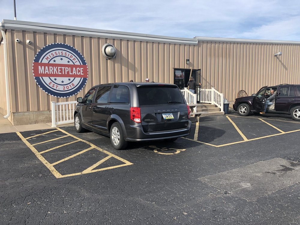 MISSISSIPPI MARKETPLACE Updated September 2024 17 Photos 4004 W