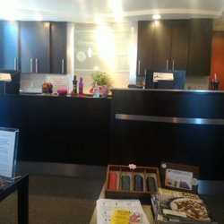 Ottawa Osteopathy and Sports Therapy - Reception desk