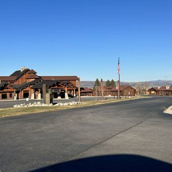 Kodiak Mountain Resort - The view driving in with main lodge, where checking is and breakfast is served! - Resorts Near Me - Afton, Wyoming