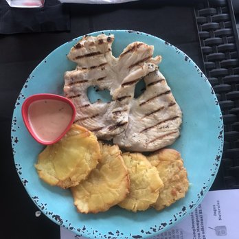 Son Sabores - Pechuga a la Plancha con tostones de pana. - Puerto Rican Near Me - Cayey, Puerto Rico Son Sabores - Pechuga a la Plancha con tostones de pana. - Puerto Rican Near Me - Cayey, Puerto Rico