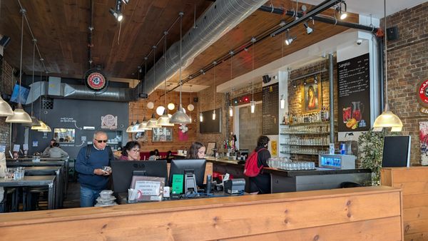 Restaurant Poutineville Saint-Roch by null