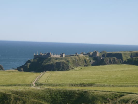 Dunnottar Castle by null