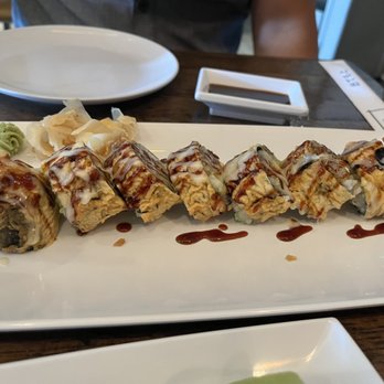 Mora Asian Fusion - Crunchy Roll - Sushi Bars Near Me - Plainfield, Illinois