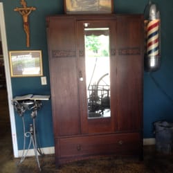 Pino Collectibles - Wardrobe and Barber Pole