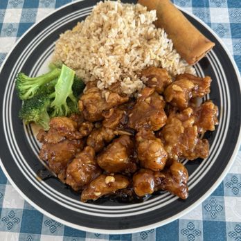 Splendid China - General Tso Chicken - Chinese Near Me - Arlington, Texas