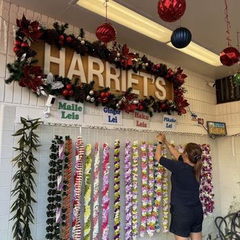 Harriet's Lei Stand - Gift Shops Near Me - Honolulu, Hawaii